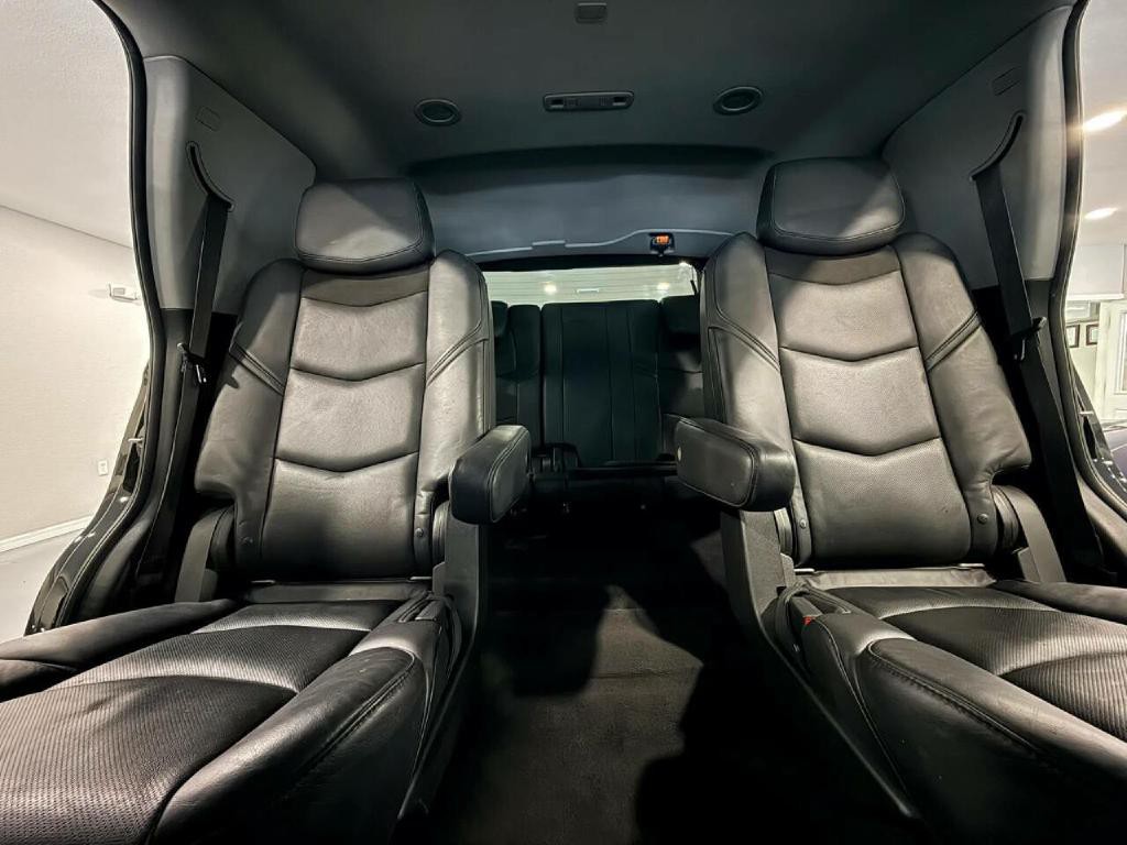 2015 Cadillac Escalade Image 21