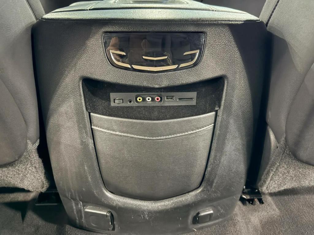 2015 Cadillac Escalade Image 26
