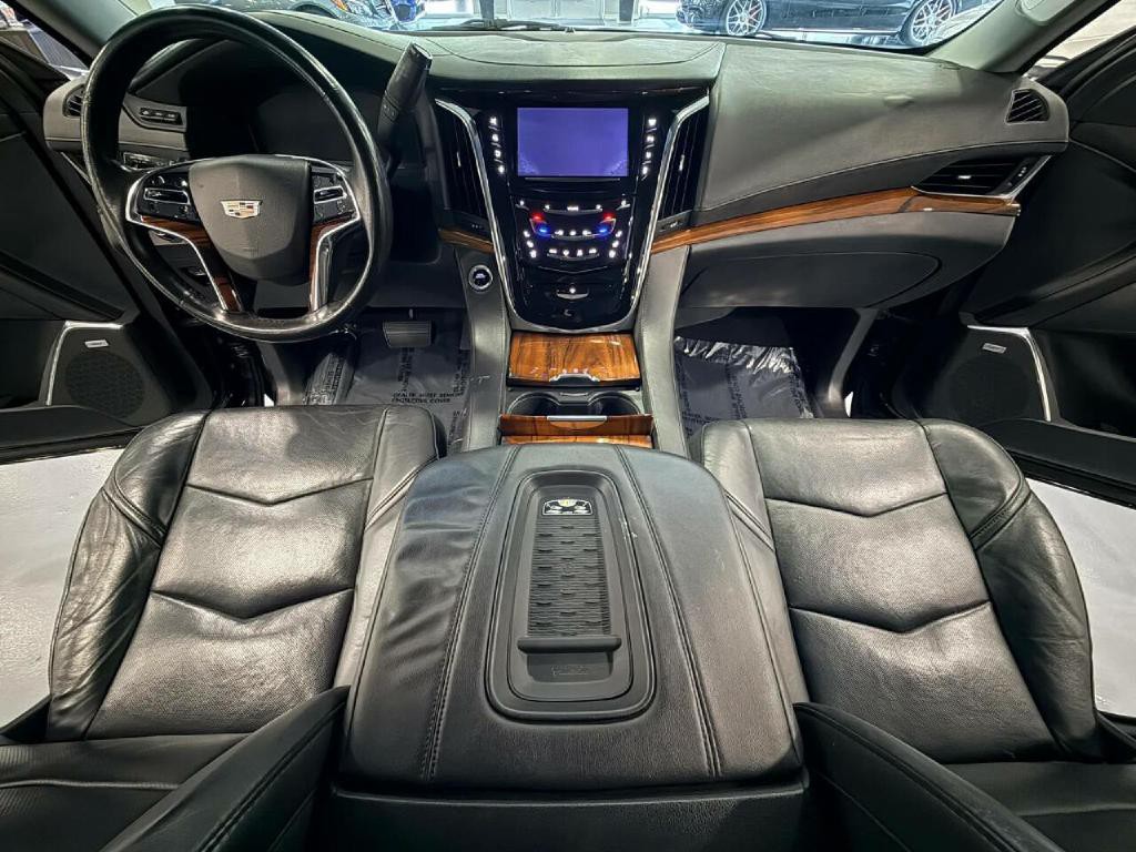 2015 Cadillac Escalade Image 27