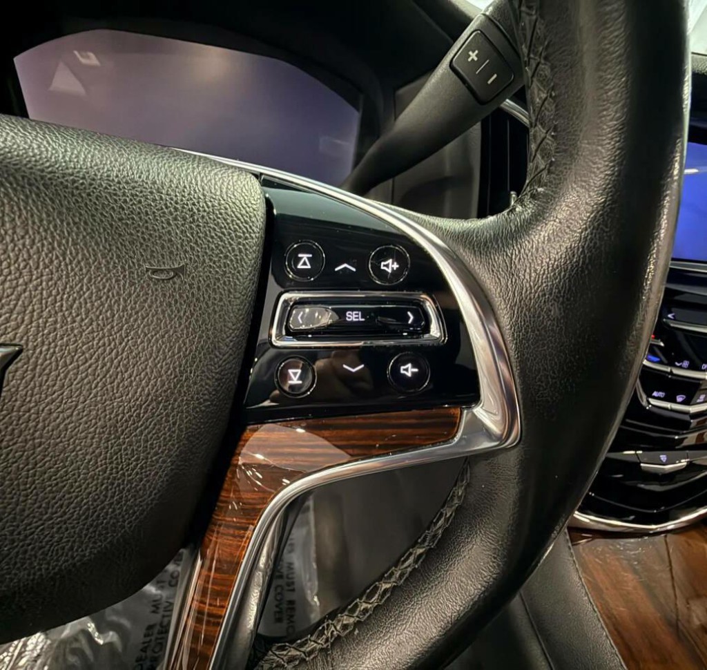 2015 Cadillac Escalade Image 31