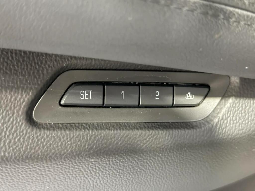 2015 Cadillac Escalade Image 40