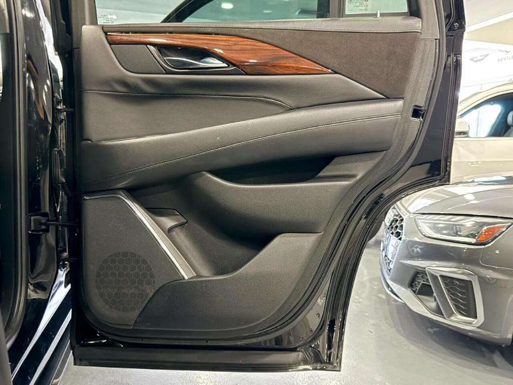2015 Cadillac Escalade Image 43