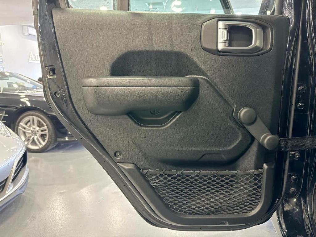 2018 Jeep Wrangler Unlimited Image 32