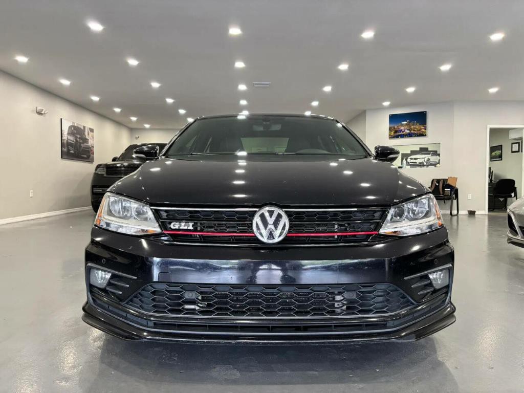 2017 Volkswagen Jetta Image 2