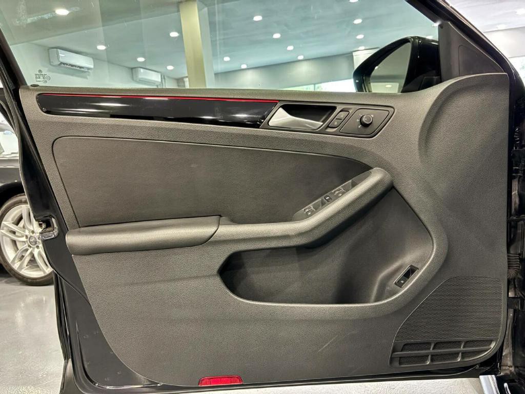 2017 Volkswagen Jetta Image 34