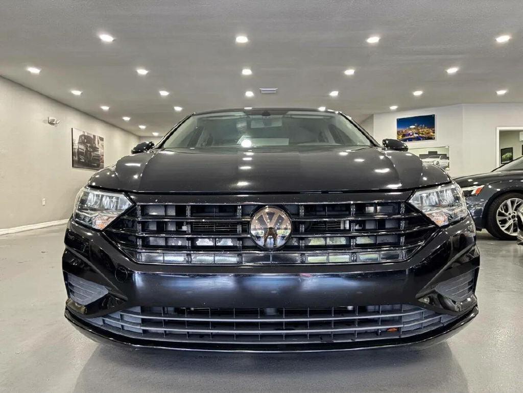 2019 Volkswagen Jetta Image 2