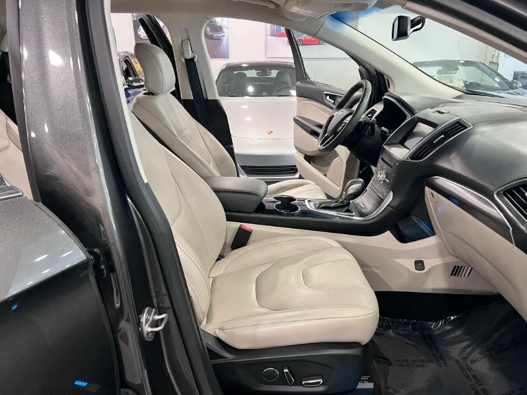 2018 Ford Edge Image 12