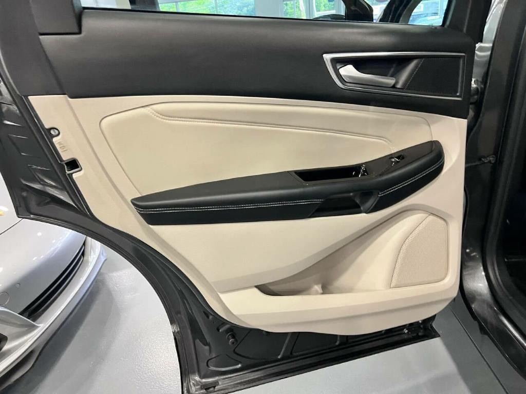 2018 Ford Edge Image 21