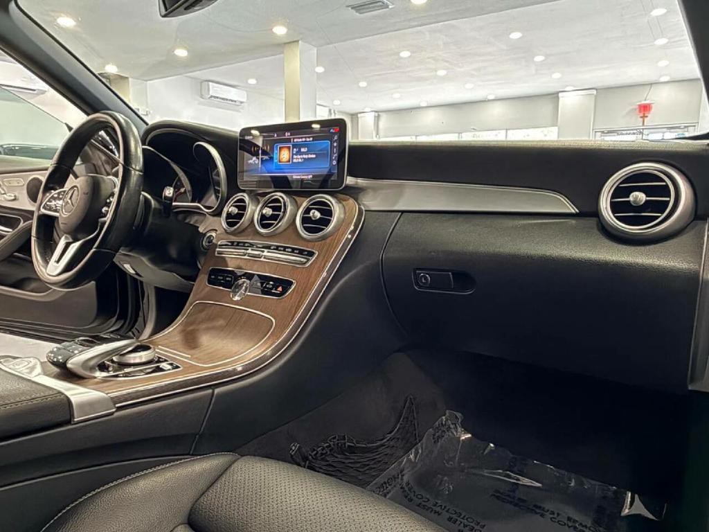 2019 Mercedes-Benz C-Class Image 10