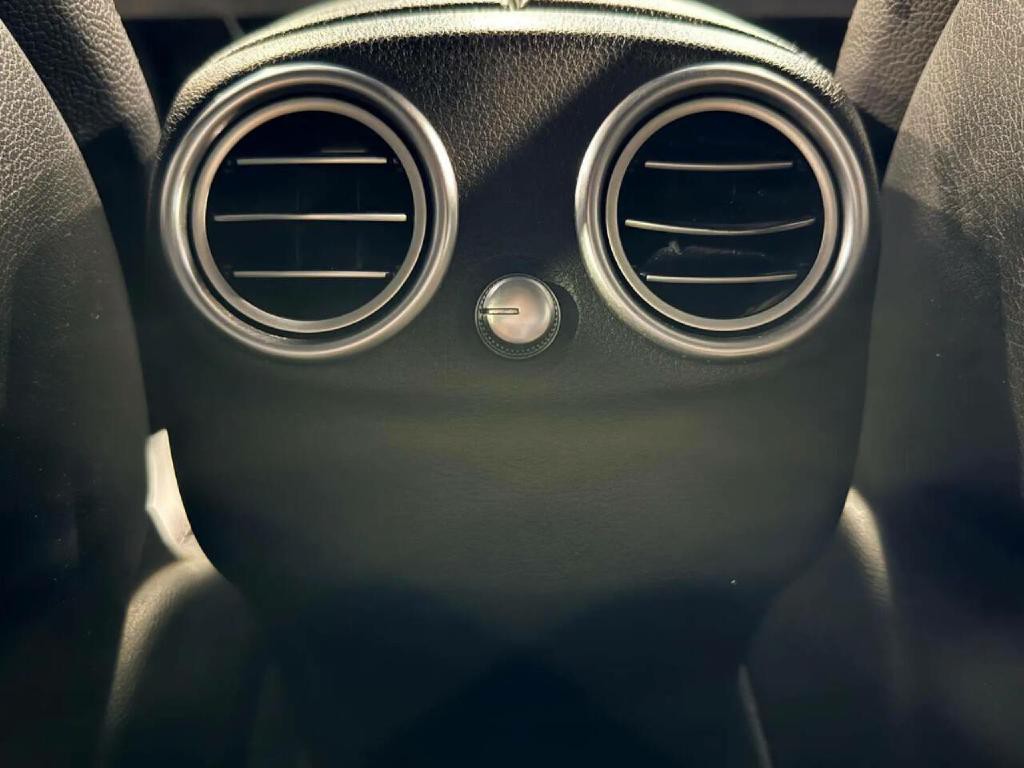 2019 Mercedes-Benz C-Class Image 18