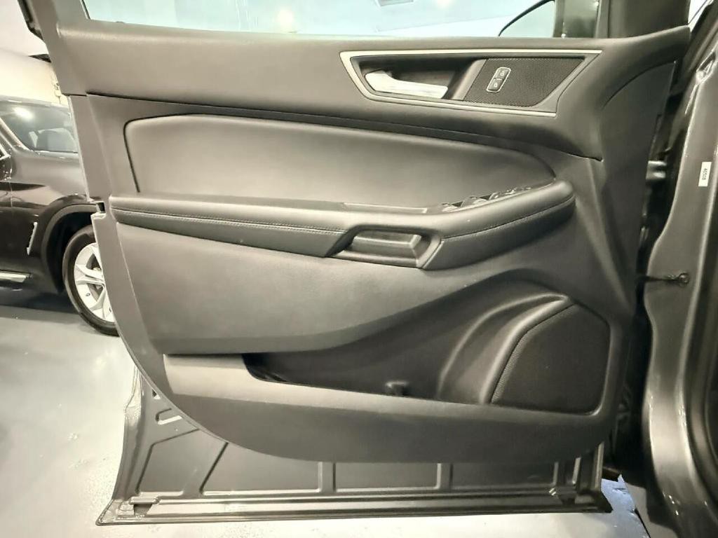 2021 Ford Edge Image 30