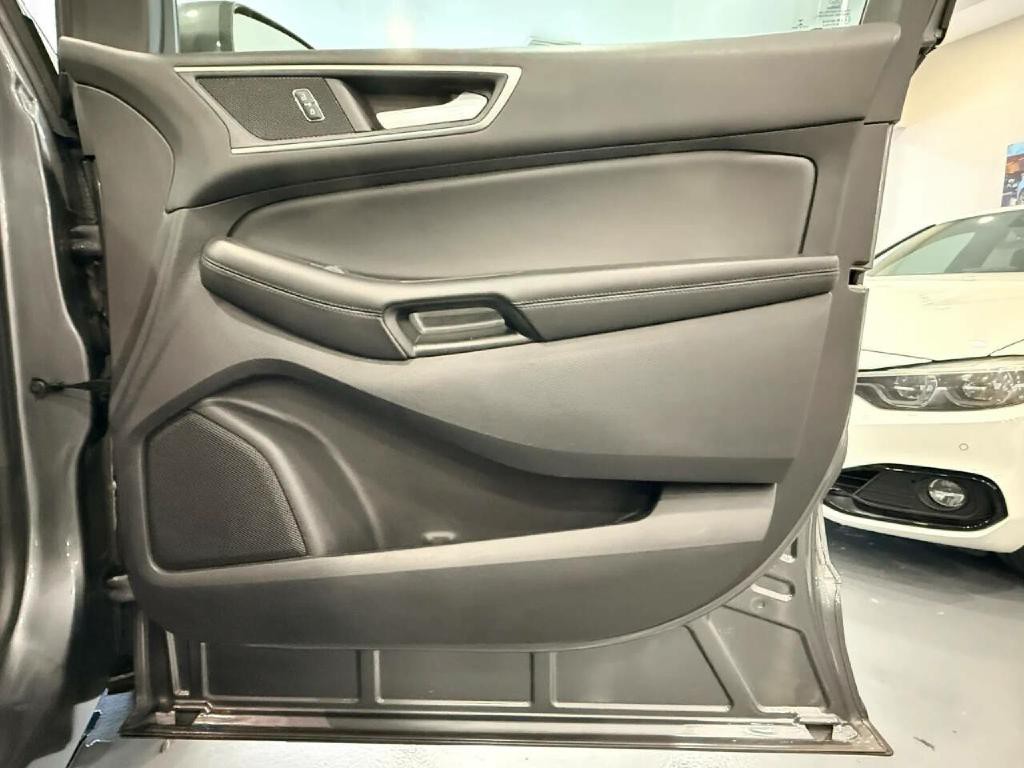 2021 Ford Edge Image 34