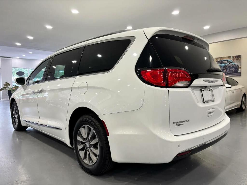 2020 Chrysler Pacifica Image 5