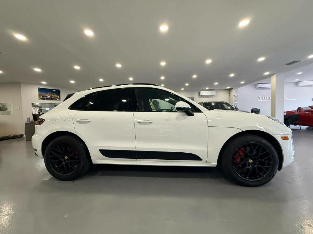 2018 Porsche Macan Image 8