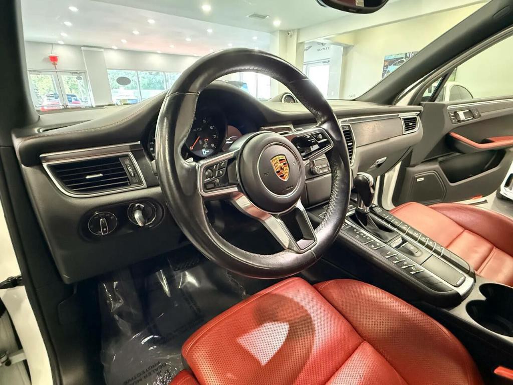 2018 Porsche Macan Image 11