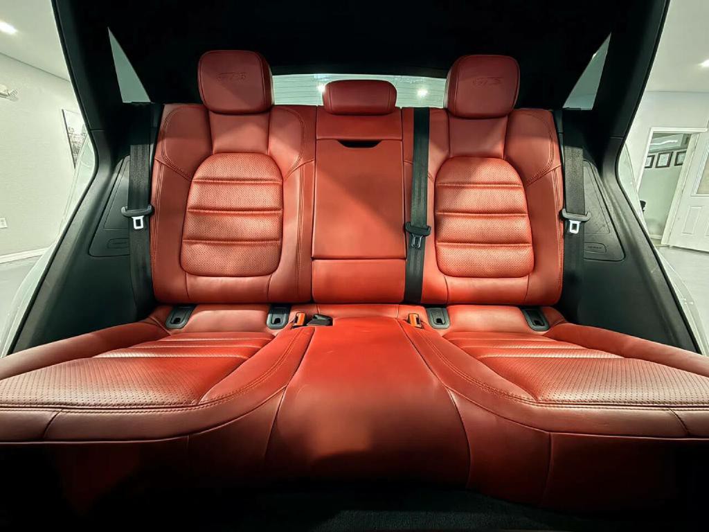 2018 Porsche Macan Image 19