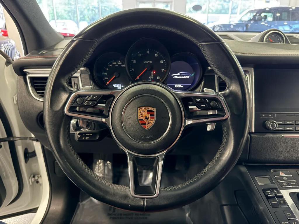 2018 Porsche Macan Image 22
