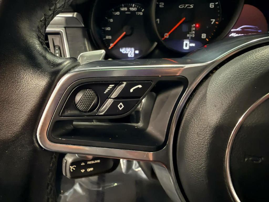 2018 Porsche Macan Image 24