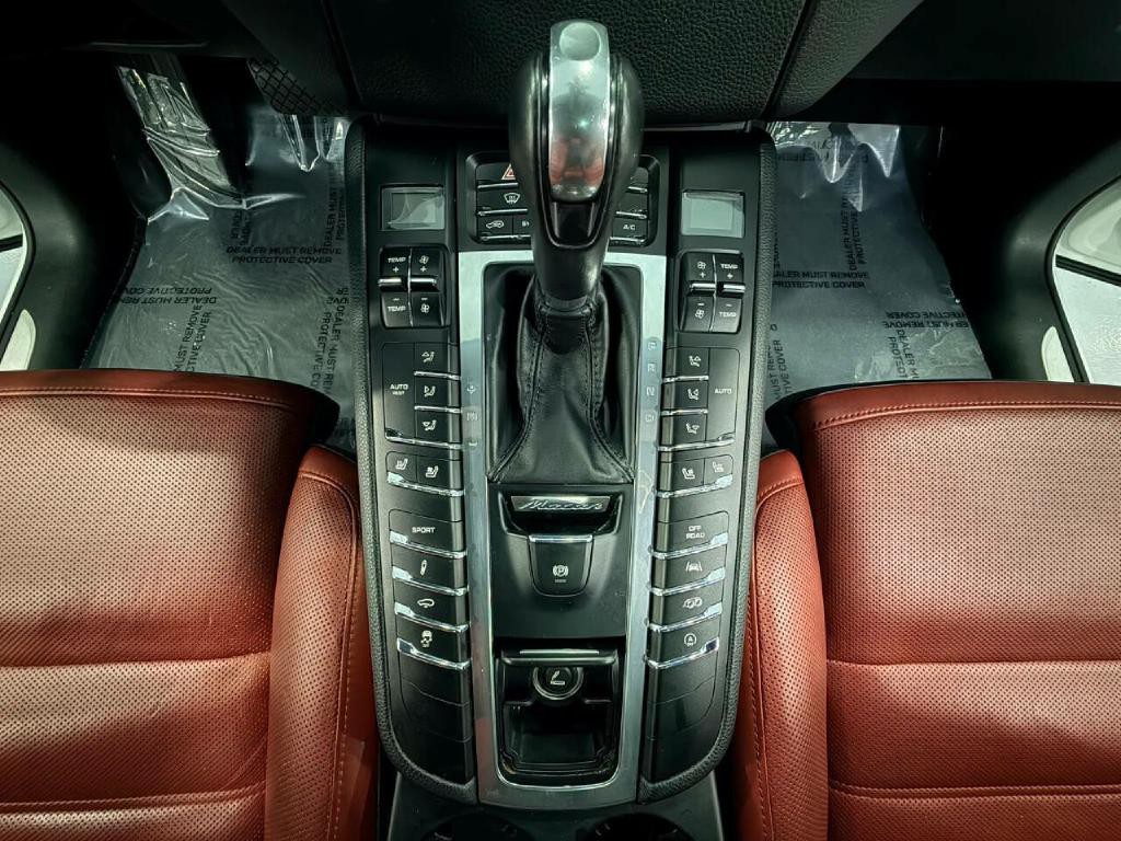 2018 Porsche Macan Image 26