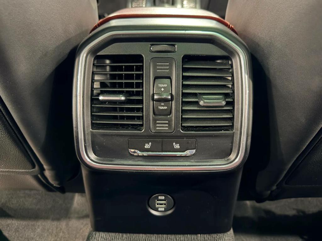 2018 Porsche Macan Image 34