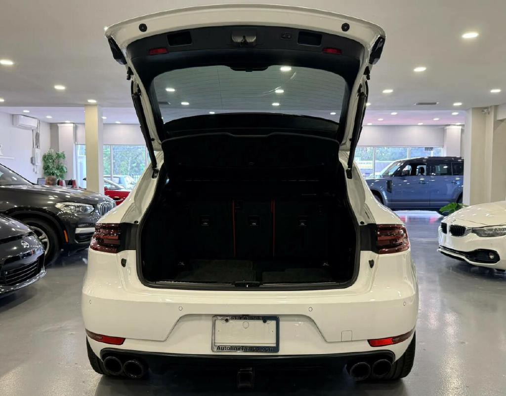 2018 Porsche Macan Image 41