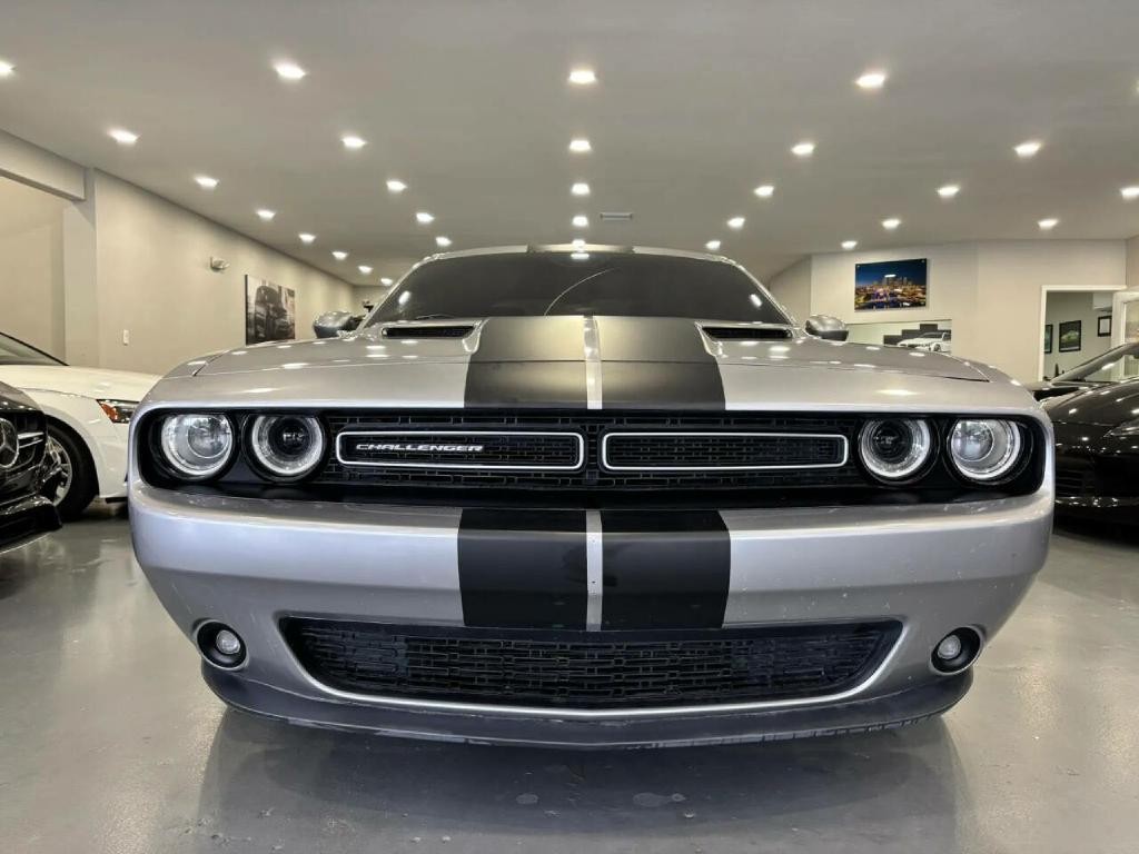 2015 Dodge Challenger Image 2