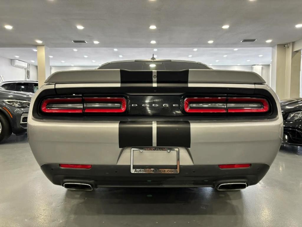 2015 Dodge Challenger Image 6