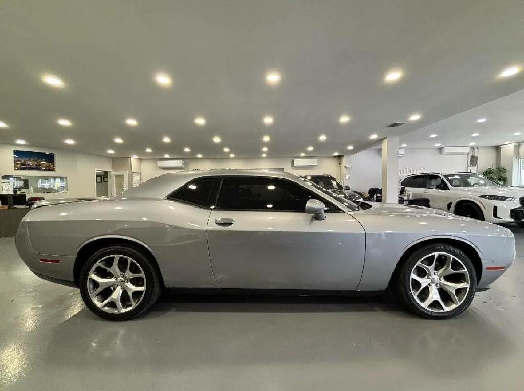 2015 Dodge Challenger Image 8