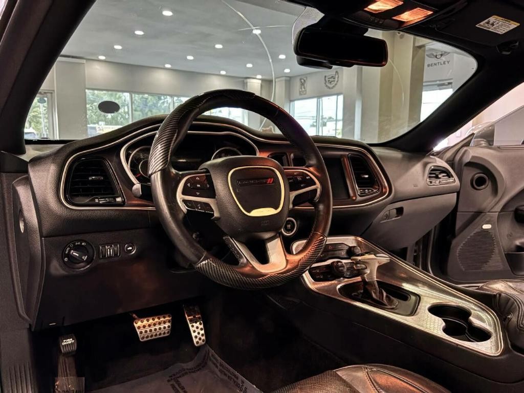 2015 Dodge Challenger Image 9