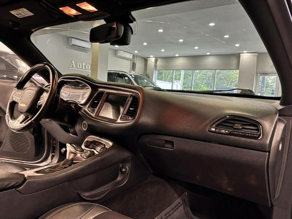 2015 Dodge Challenger Image 10