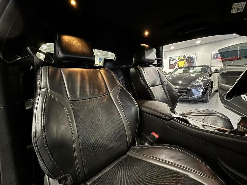 2015 Dodge Challenger Image 16