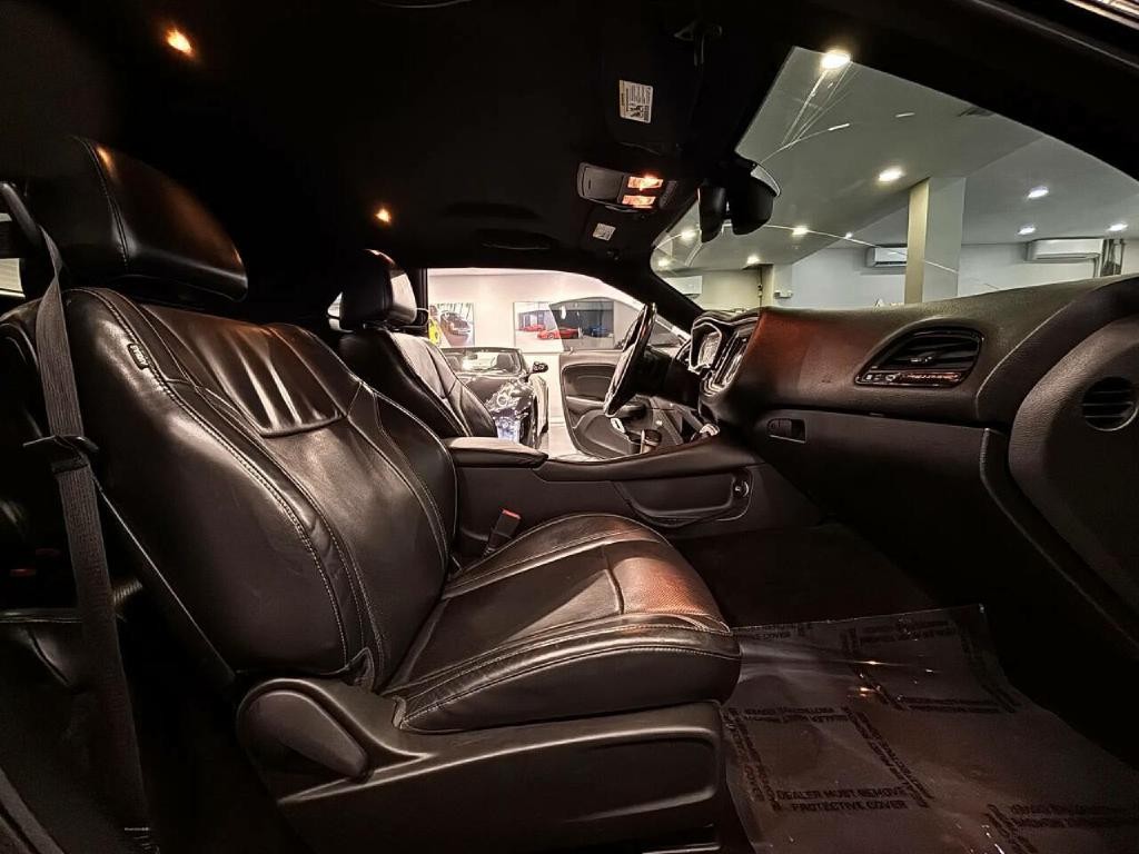 2015 Dodge Challenger Image 17