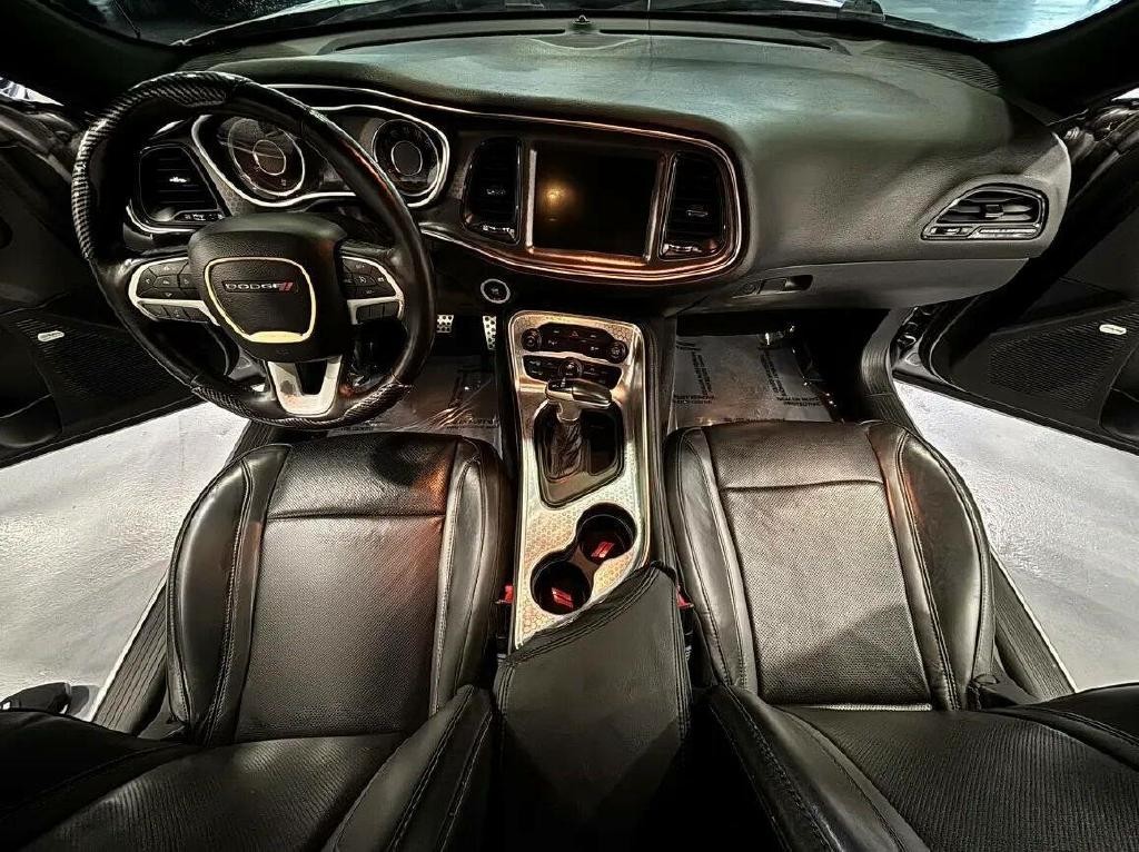 2015 Dodge Challenger Image 21