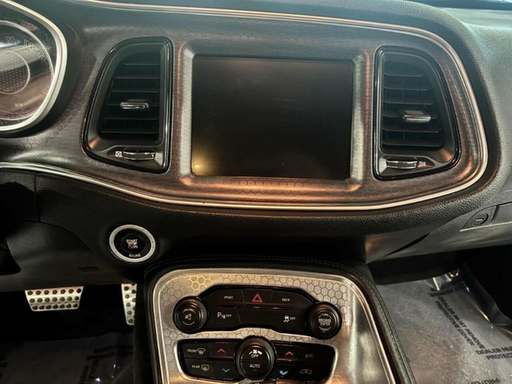 2015 Dodge Challenger Image 23