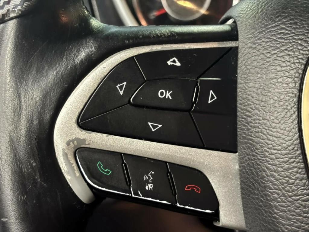 2015 Dodge Challenger Image 25