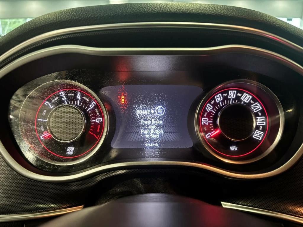 2015 Dodge Challenger Image 27