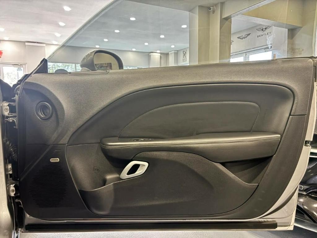 2015 Dodge Challenger Image 35