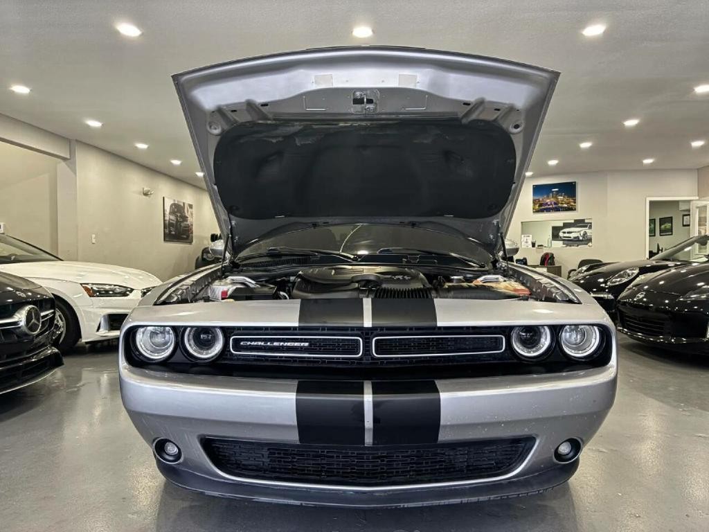 2015 Dodge Challenger Image 37