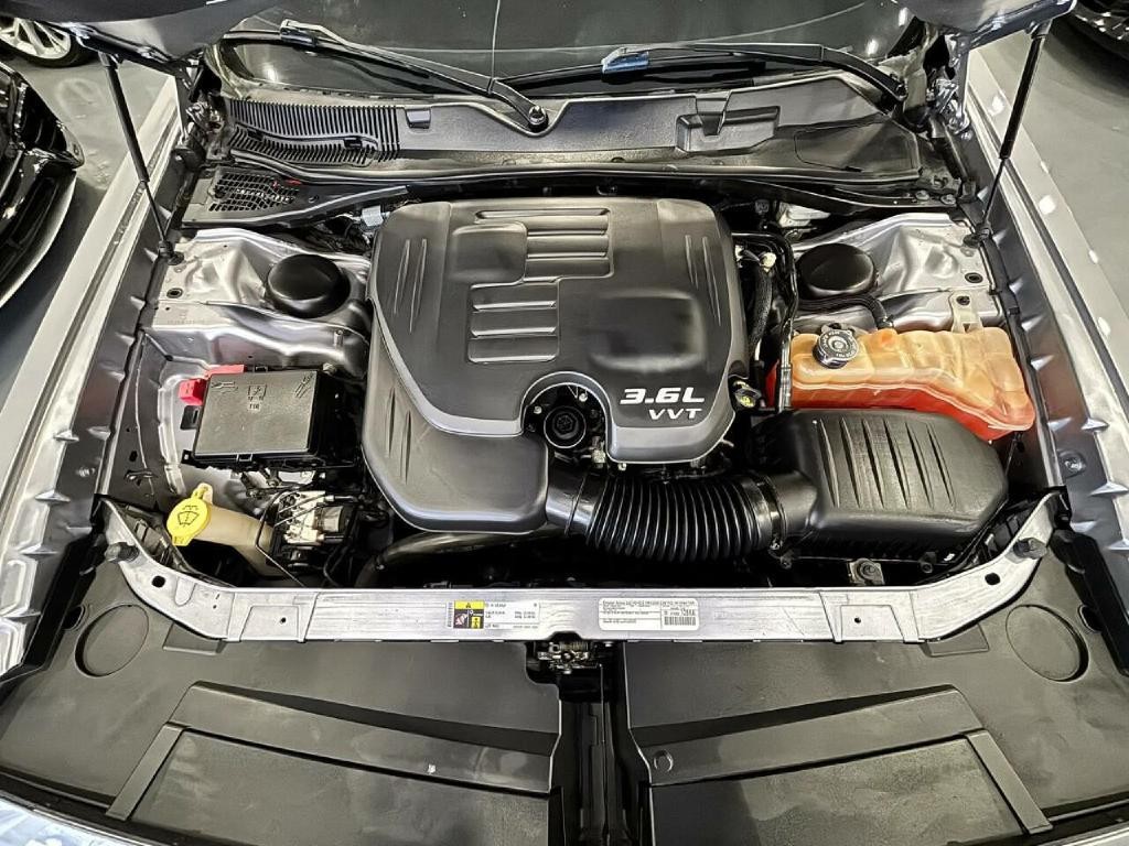 2015 Dodge Challenger Image 38