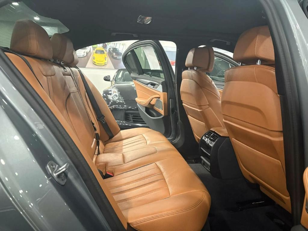 2023 BMW 5 Series Image 13