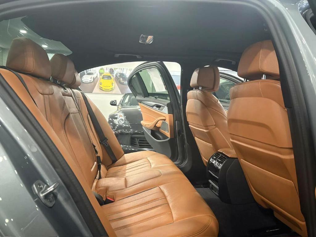2023 BMW 5 Series Image 14