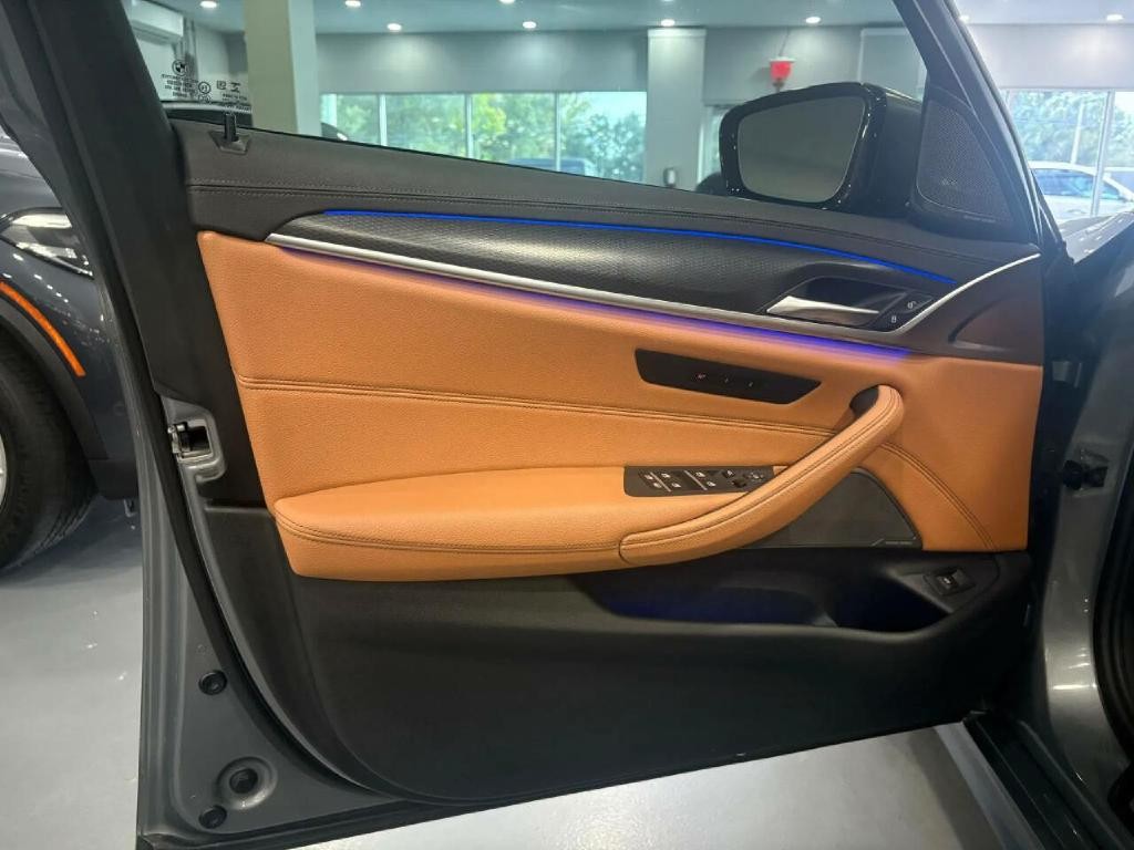 2023 BMW 5 Series Image 25
