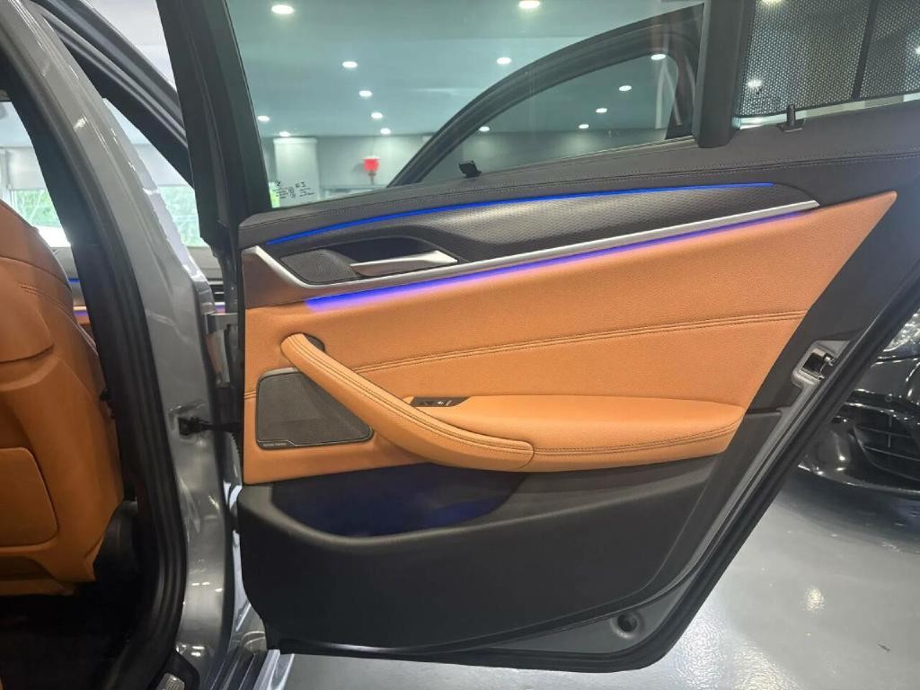 2023 BMW 5 Series Image 29