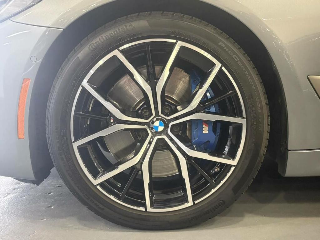 2023 BMW 5 Series Image 39