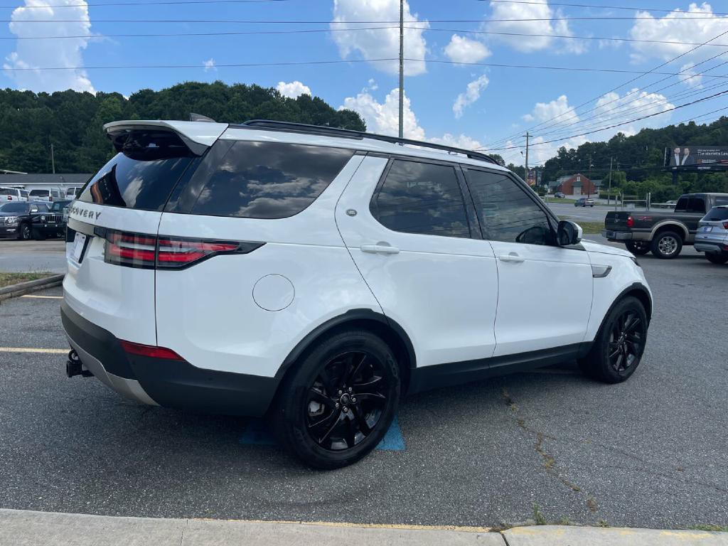 2018 Land Rover Discovery Image 10