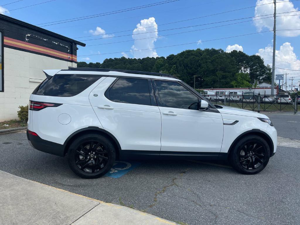 2018 Land Rover Discovery Image 11