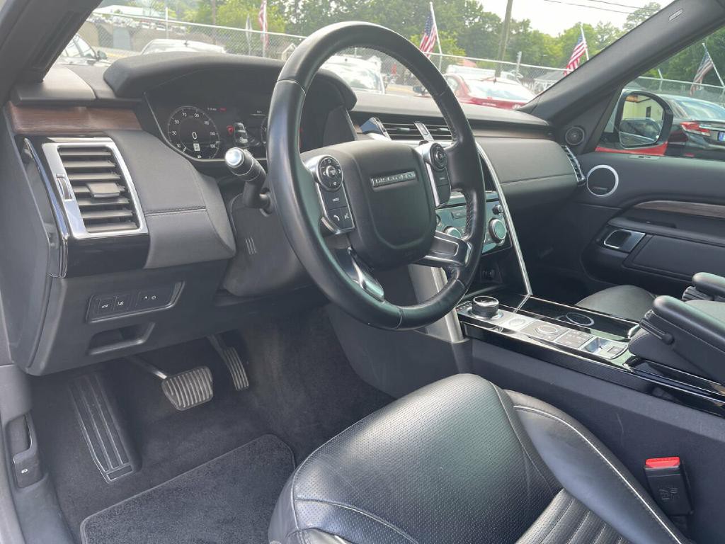 2018 Land Rover Discovery Image 19