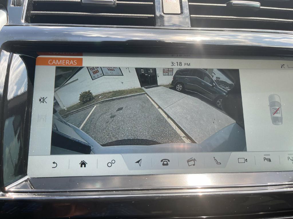 2018 Land Rover Discovery Image 26