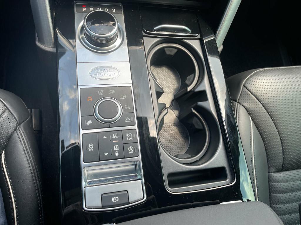 2018 Land Rover Discovery Image 31