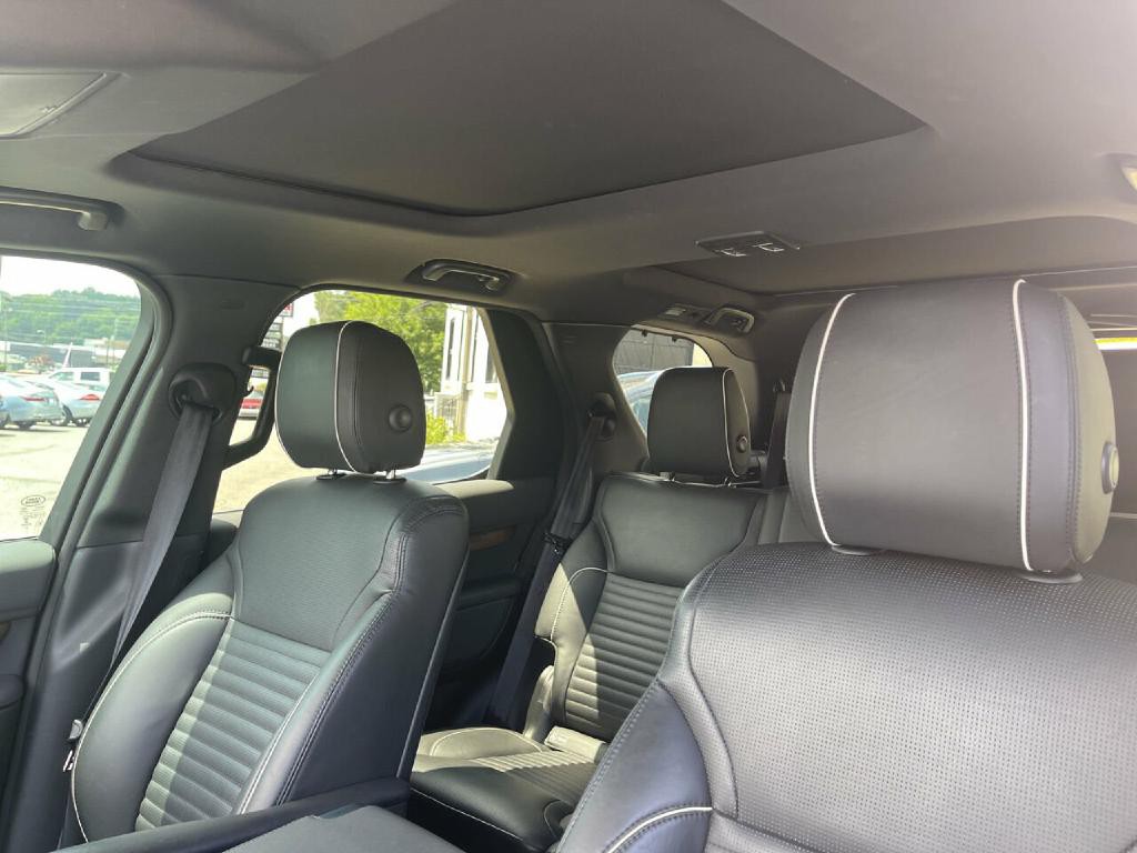 2018 Land Rover Discovery Image 36